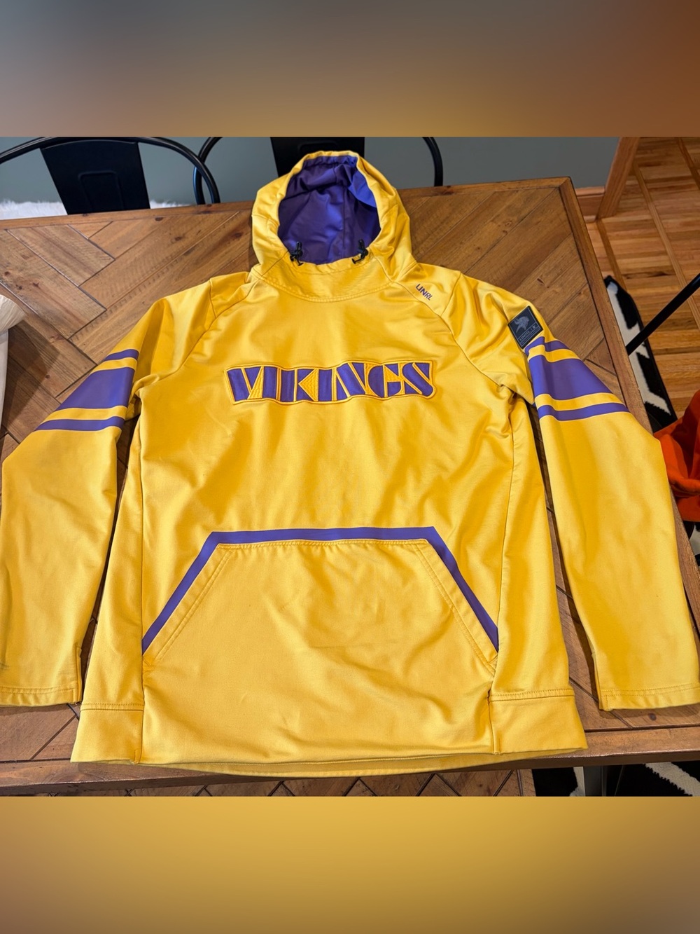 UNRL Minnesota Vikings crossover hoodie – 2022 – adult medium